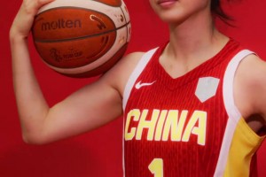 韓旭小鳥(niǎo)依人！中國(guó)女籃整裝待發(fā)沖擊亞洲杯 你最期待誰(shuí)的表現(xiàn)？